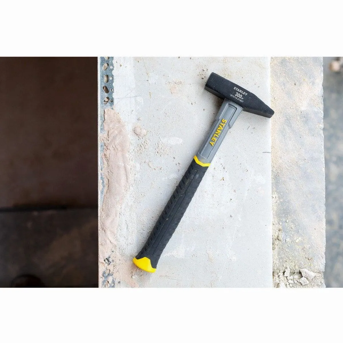 Stanley Schlosserhammer, 486 g, ergonomischer Griff, Fiberglas-Kern 4